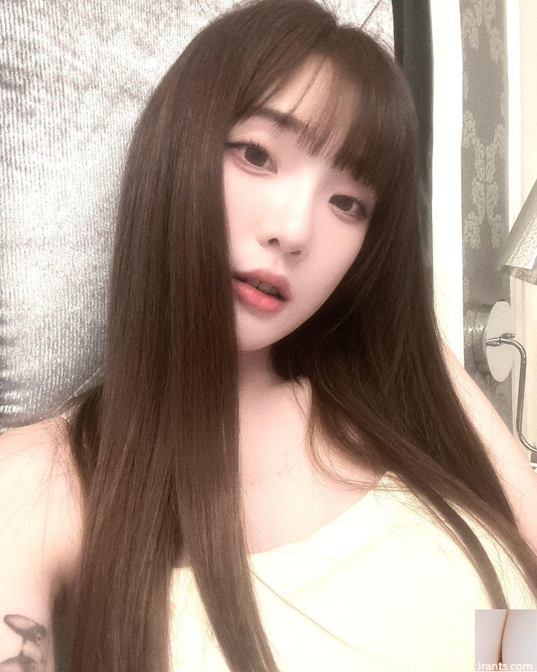 Hot girl “En Enん” có đôi mắt to phóng khoáng, bộ ngực mềm mại như nước chinh phục sự chú ý của đàn ông (10P)