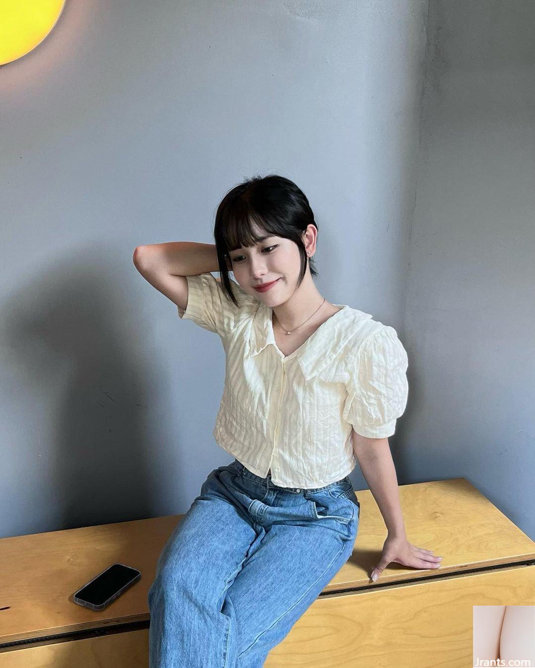 Cô gái xinh đẹp tươi tắn “cpyy” có nụ cười ngọt ngào và đôi mắt điện hút hồn và quyến rũ (10P) - Ảnh 8