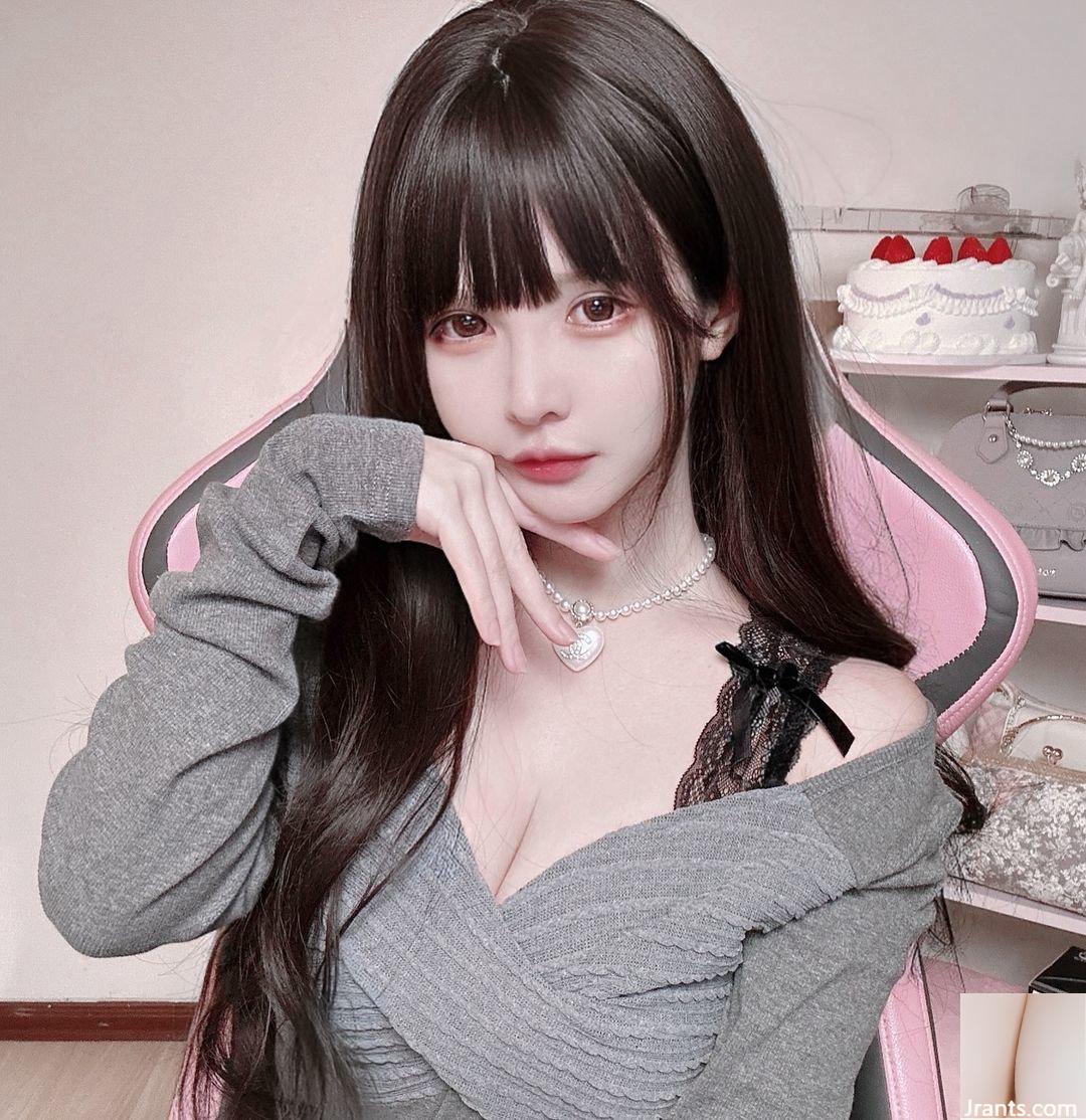 Rãnh sâu của người dẫn chương trình trực tiếp “Marika” để lộ bộ ngực căng tròn và đầy đặn siêu quyến rũ (10P) - Ảnh 9