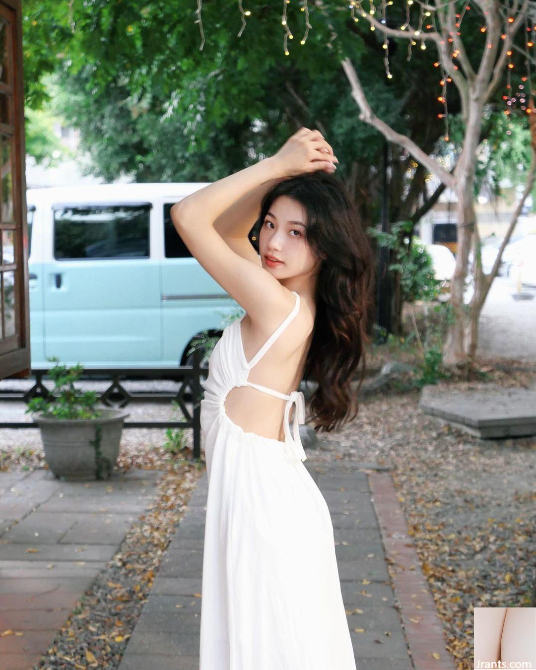 “Nikki Li Li Yun” khoe đôi chân trắng nõn, dịu dàng và thon gọn, giải phóng vóc dáng nóng bỏng và đẹp (10P) - Ảnh 3