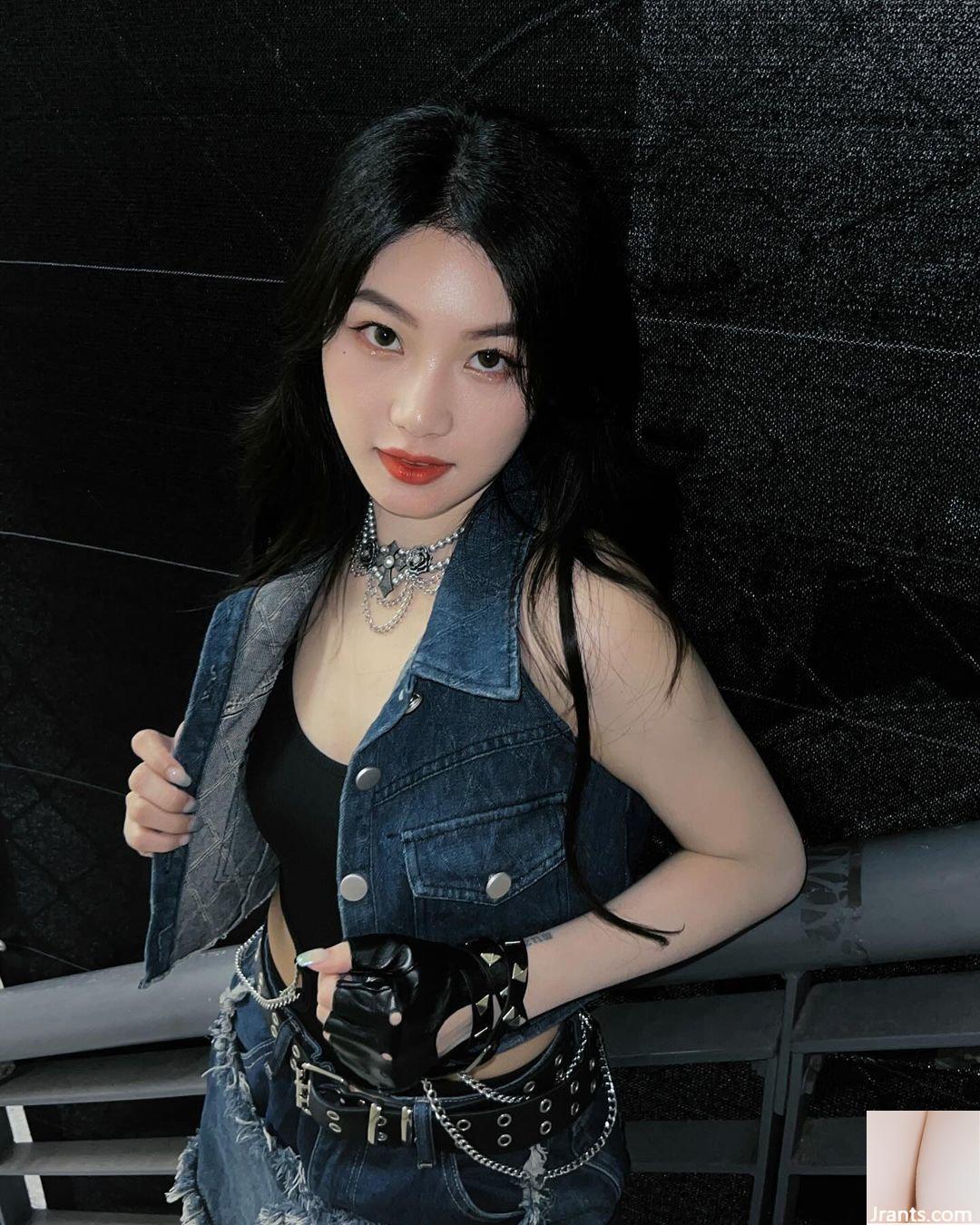 “Nikki Li Li Yun” khoe đôi chân trắng nõn, dịu dàng và thon gọn, giải phóng vóc dáng nóng bỏng và đẹp (10P) - Ảnh 5