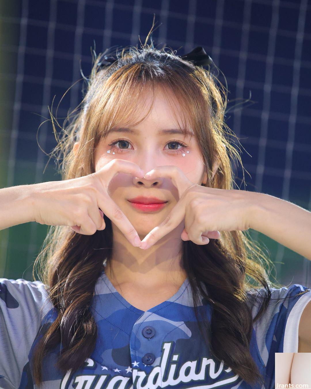 Cô gái xinh đẹp “Zhen Zhen” ẩn giấu sức mạnh sóng gió và quyến rũ dưới lớp áo (10P) - Ảnh 3