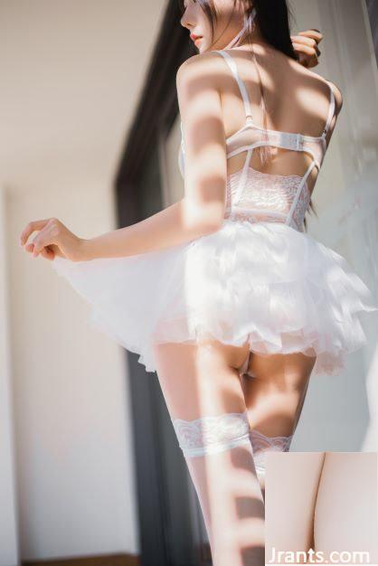 (Người mẫu Trung Quốc) Vanilla Meow Lulu-Yangzhi Ganlu “Váy voan trắng” (48P) - Ảnh 37