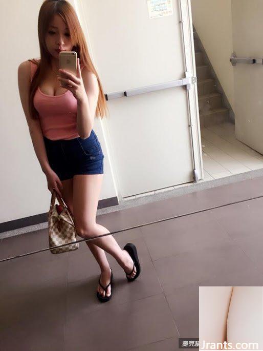 Quán quân bình chọn “Adult Expo”, người đẹp gợi cảm cúp D Aiselia (38P) - Ảnh 15