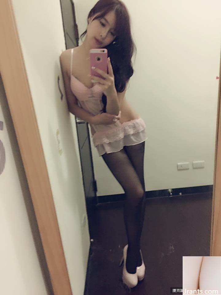 Quán quân bình chọn “Adult Expo”, người đẹp gợi cảm cúp D Aiselia (38P) - Ảnh 35