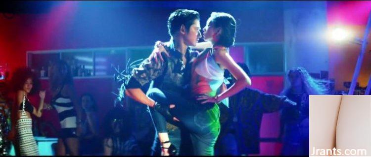 Khuôn mặt cực khoái của bạn gái tin đồn Mizuhara Kiko của G-Dragon trong quảng cáo trông như đang quay AV (27P) - Ảnh 2