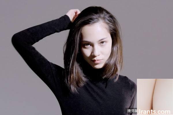 Khuôn mặt cực khoái của bạn gái tin đồn Mizuhara Kiko của G-Dragon trong quảng cáo trông như đang quay AV (27P) - Ảnh 9