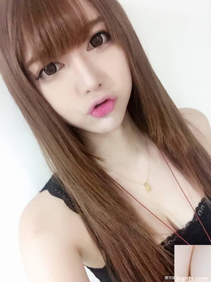 Ngực 36D Madou selfie gợi cảm-Anqelina Huanhuan