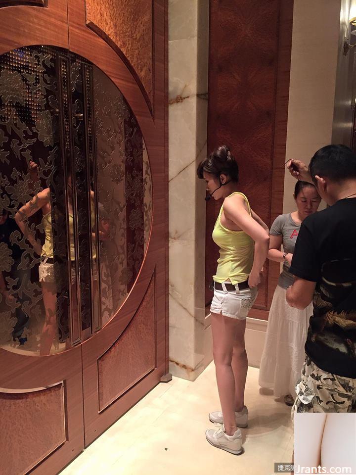 Kimiko cởi cúc quần, cởi bỏ nội y nóng bỏng và bắt mắt (39P) - Ảnh 30