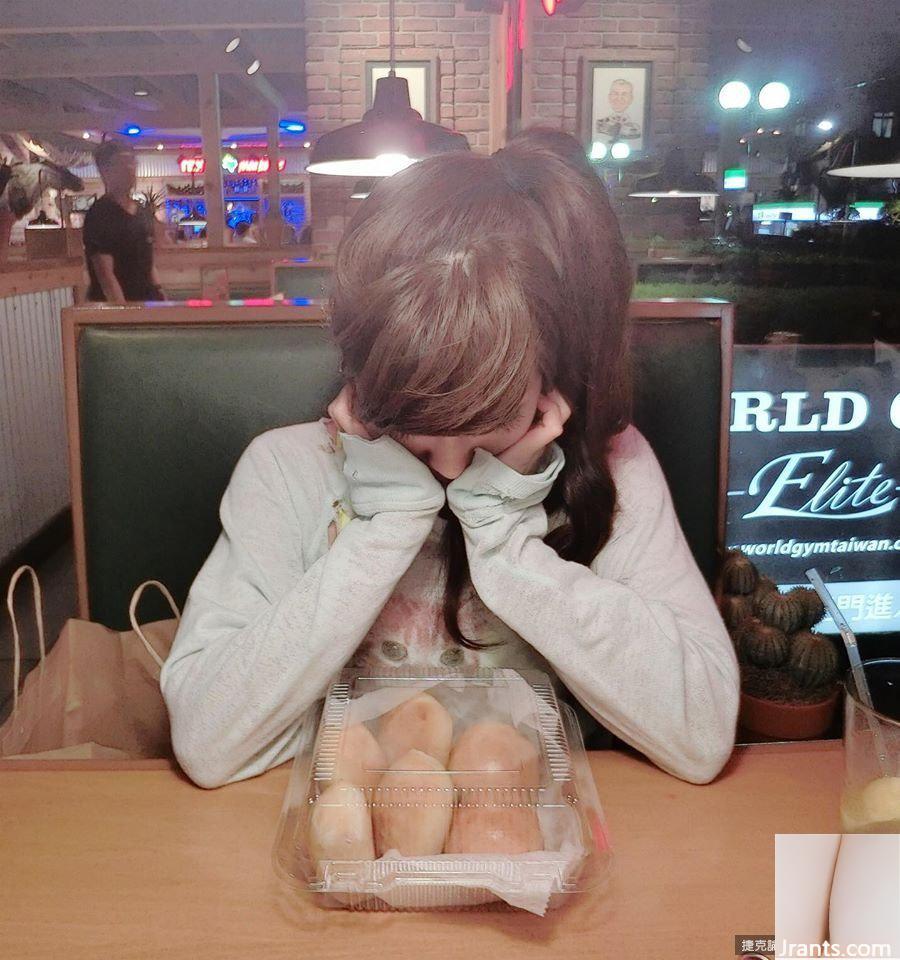 Kimiko cởi cúc quần, cởi bỏ nội y nóng bỏng và bắt mắt (39P) - Ảnh 31