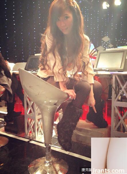 Kimiko cởi cúc quần, cởi bỏ nội y nóng bỏng và bắt mắt (39P) - Ảnh 9