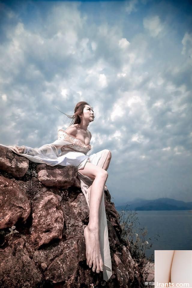 Madou ~ T sexy 34D (Tiffany Chen)~ chỉ mặc quần lót và gối để bạn ôm anh ấy mỗi ngày (46P) - Ảnh 36