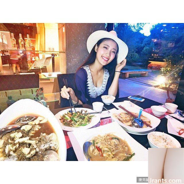 Cô nàng nóng bỏng với làn da trắng, ngọt ngào và ngực khủng Tiancai đến từ Đại học Y Trung Sơn ~ Emily ~ nóng bỏng bên đường ray đến nỗi cô sẵn sàng khoe dáng bằng những bức ảnh cắt xẻ sâu (59P) - Ảnh 32