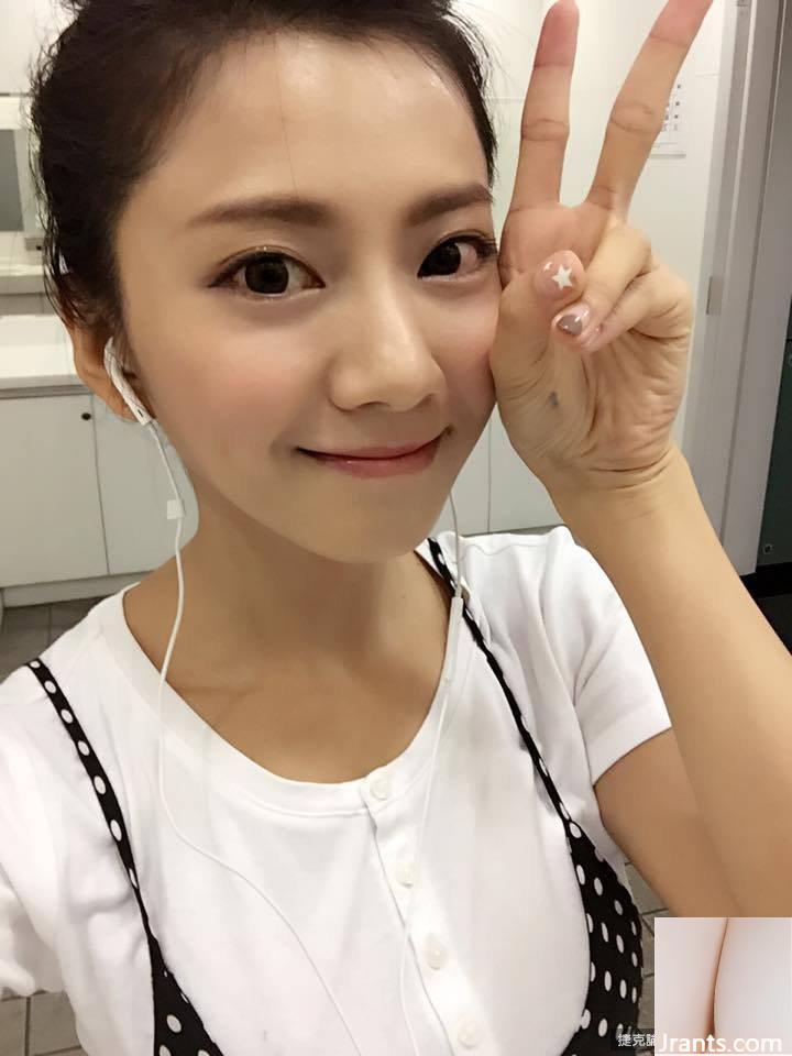 Cô gái touhua khoe “Tây bán cầu” và lộ toàn bộ đường ngực (37P)! - Ảnh 36