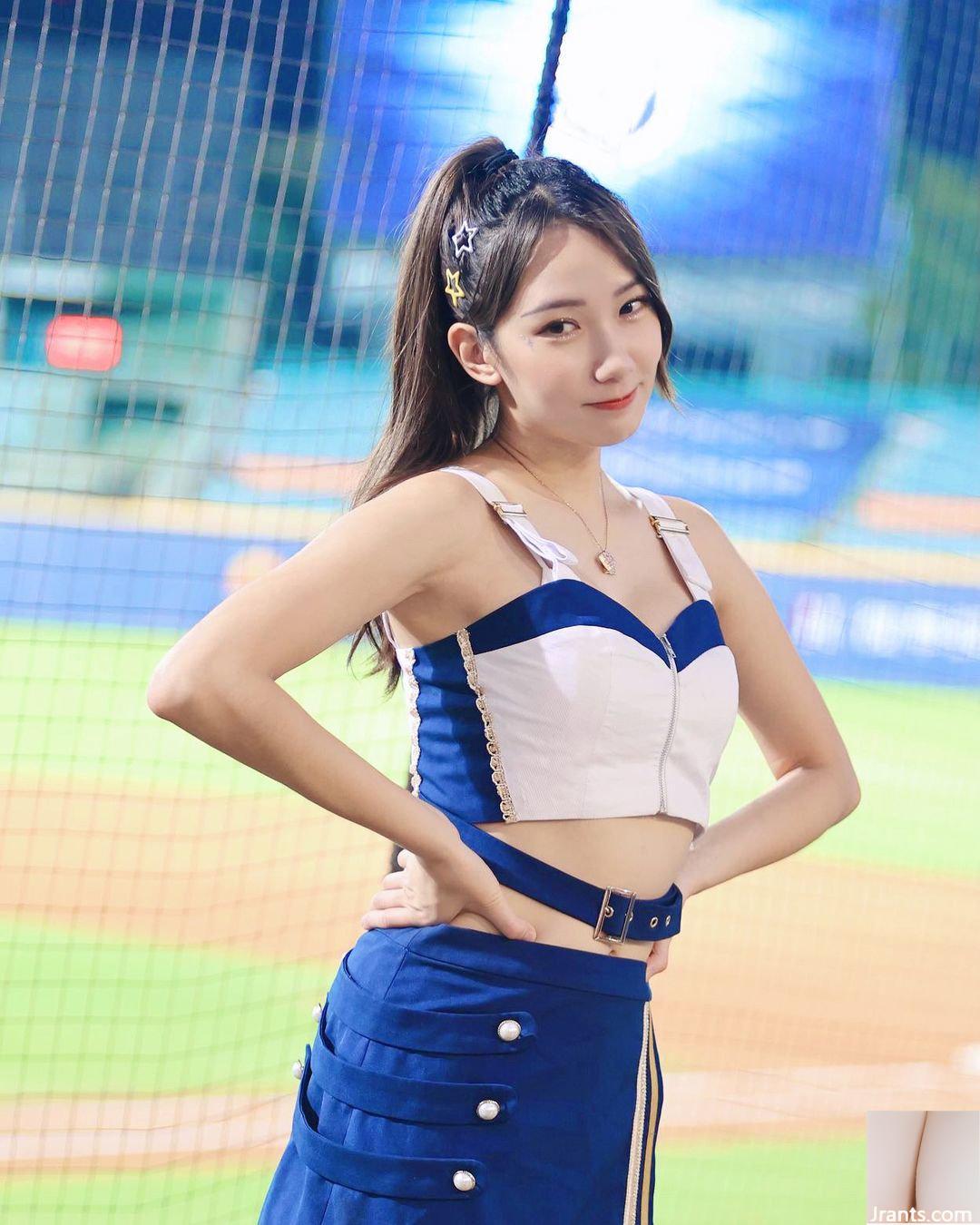 Ngoại hình ngọt ngào + dáng người hoàn hảo của “Lemon”, đôi chân trắng nõn và đôi chân dài hút mắt (10P) - Ảnh 4