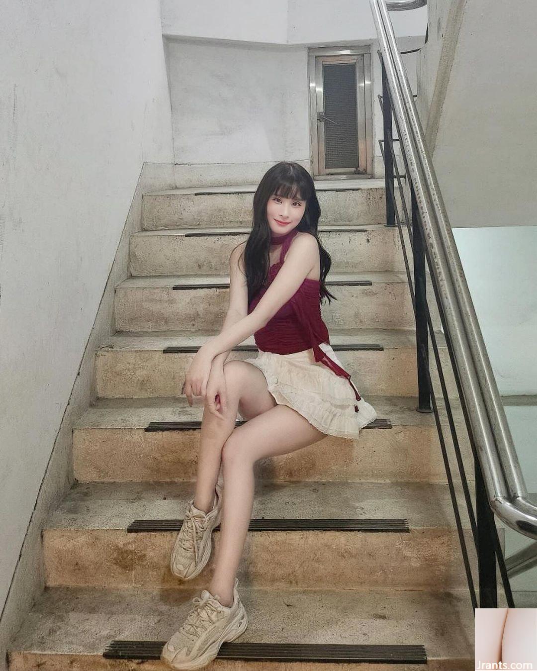 “Ni Ni Ru niniru” được viết với đôi chân đẹp khiến người ta muốn rung động (10P)