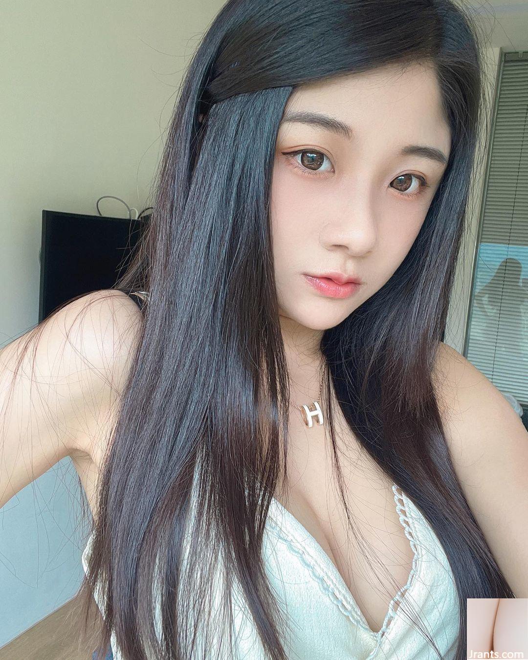 Cô giáo xinh đẹp “Xiaoberry” có ngoại hình xinh đẹp, bụ bẫm và dài, đôi mắt sáng và hút mắt (10P) - Ảnh 8