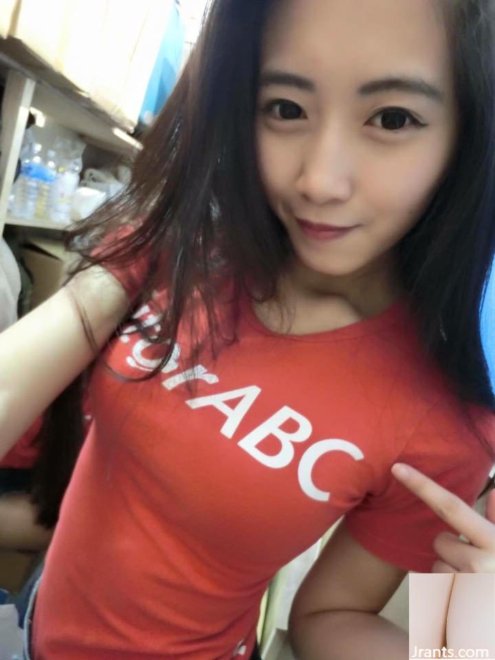 Khí chất ngọt ngào Madou ~ Huahuaer (Huamilu) ~ khoe rãnh sâu gợi cảm trước xe khiến ai cũng phải bơm máu (43P) - Ảnh 15