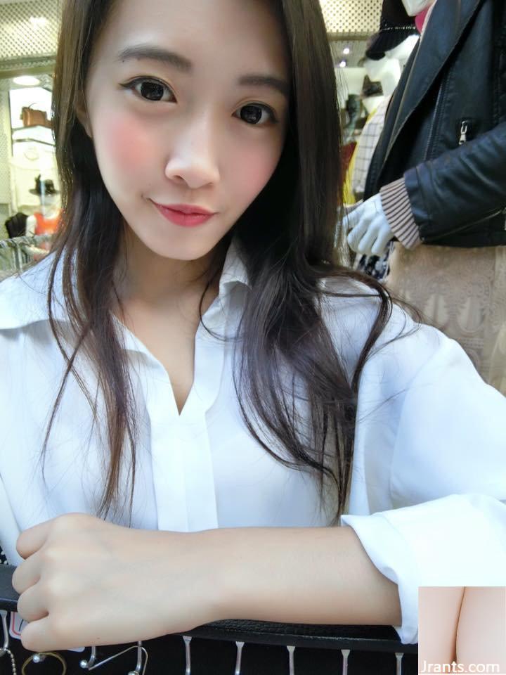 Khí chất ngọt ngào Madou ~ Huahuaer (Huamilu) ~ khoe rãnh sâu gợi cảm trước xe khiến ai cũng phải bơm máu (43P) - Ảnh 16