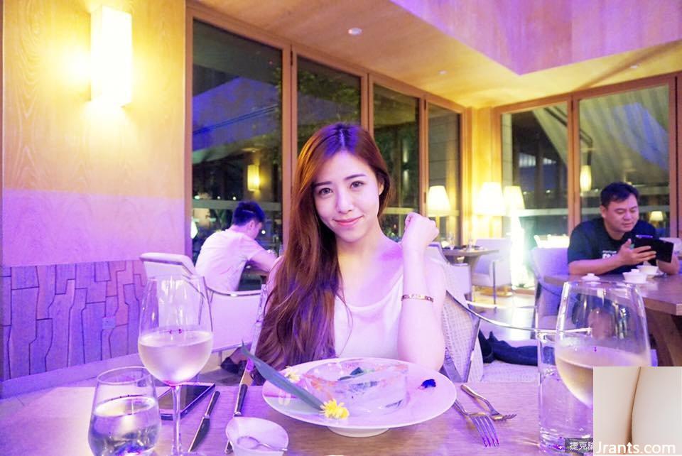 Cô gái xinh đẹp tươi tắn của Malaysia ~ Huang Wei Ni ~ những bức ảnh cuộc sống trong sáng với làn da trắng và đôi chân đẹp thật ngọt ngào (32P) - Ảnh 27