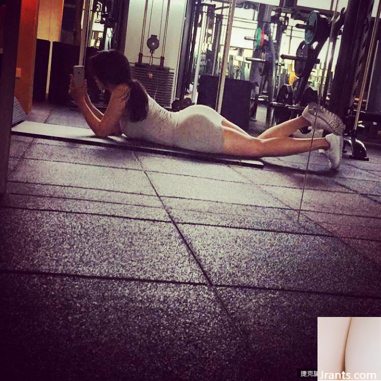 (Hot girl gợi cảm) Cô gái nóng bỏng siêu gợi cảm 34D với cặp mông săn chắc ~ Cai Yunjie ~ Kết quả tập thể dục tự thân, mông đẹp và bóng khiến người ta chết lặng (80P) - Ảnh 10