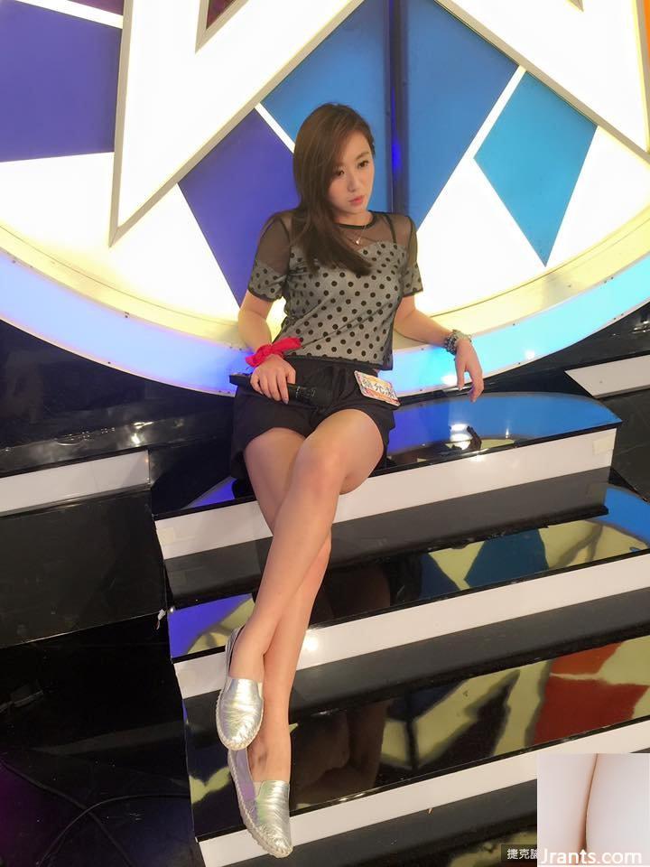 Madou ngọt ngào cúp F ~ Cai Xiaojie (Cai Yunjie) ~ Bộ ảnh hở hang mặc bikini được lan truyền với “đậu hồng” lộ trên ngực (45P - Ảnh 23