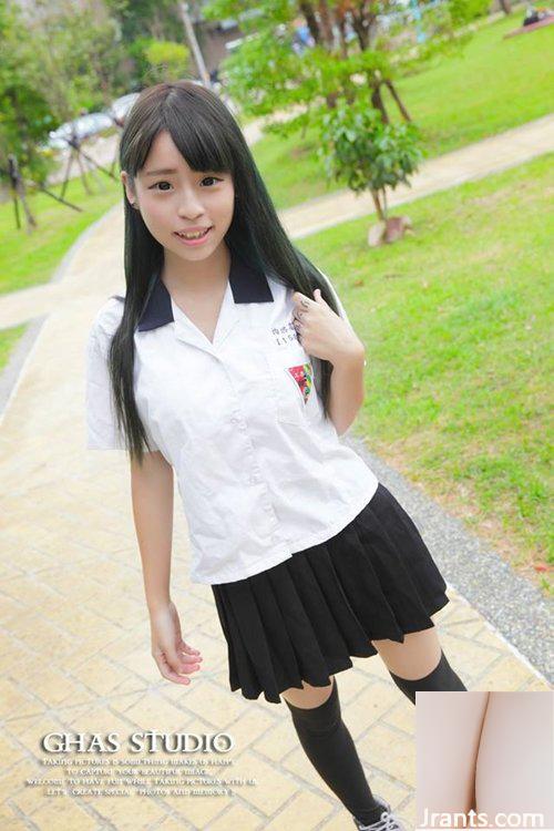 Lớp yoga bikini trong khu rừng tươi tốt, cô nàng ngư dân nhỏ gợi cảm Cinderellax Gao Zini (25P) - Ảnh 15