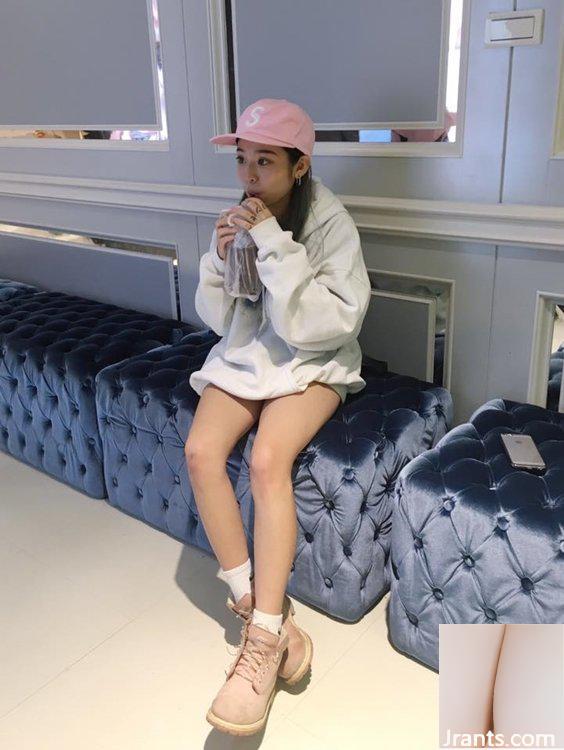 Lớp yoga bikini trong khu rừng tươi tốt, cô nàng ngư dân nhỏ gợi cảm Cinderellax Gao Zini (25P) - Ảnh 19