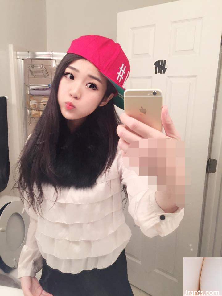 Hot girl Thâm Quyến với đôi mắt điện ~Verona Xie Zhewei ~ selfie với bộ ngực nhỏ và khe hở hơi lộ ra ngoài rất bắt mắt (35P) - Ảnh 22