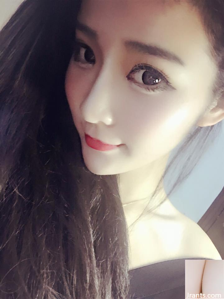 Hot girl Thâm Quyến với đôi mắt điện ~Verona Xie Zhewei ~ selfie với bộ ngực nhỏ và khe hở hơi lộ ra ngoài rất bắt mắt (35P) - Ảnh 29