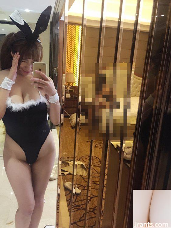 1 cô gái Quảng Đông 74 tuổi khoe vóc dáng nhờ “yoga trên không”, người mẫu nội y nổi tiếng Jiang Yuhong (21P) - Ảnh 20