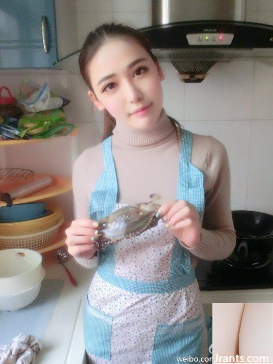 Hãy theo dõi YBOBO, người mẫu trẻ XiuRen hào phóng khoe khe hở và âm đạo xinh đẹp của mình và chuẩn bị cho bữa tối (23P)! - Ảnh 4