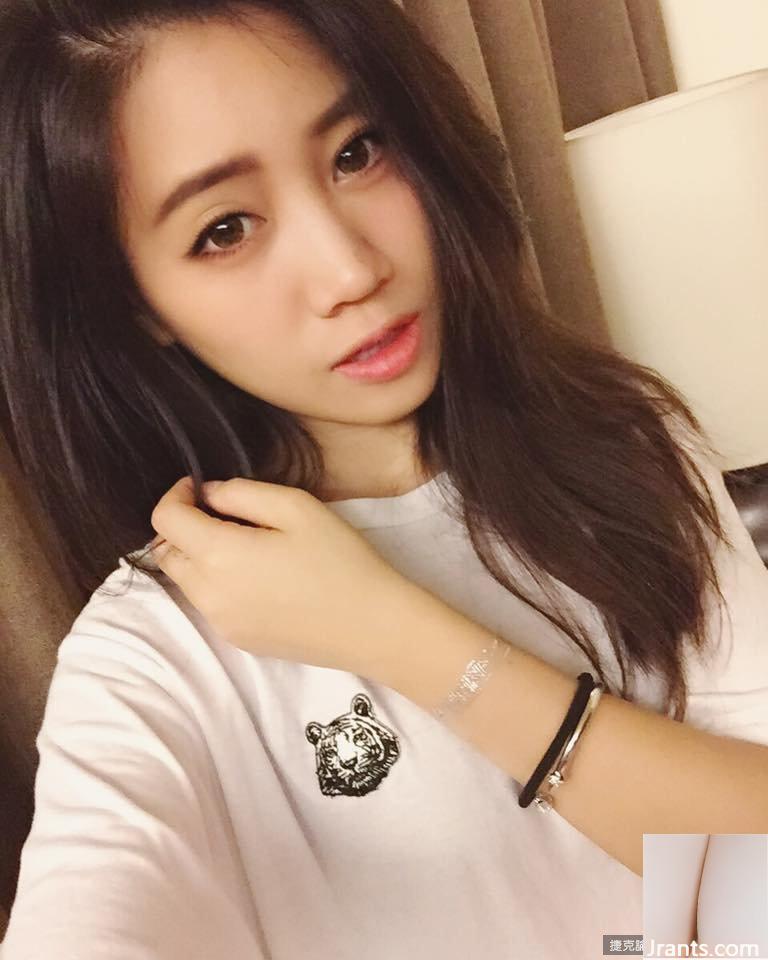 Cô gái ngọt ngào trong nắng với đôi chân thẳng đẹp ~ Tiffany Chu ~ dáng chuẩn trong bộ bikini + vòng eo rắn nước lộn ngược (41P)