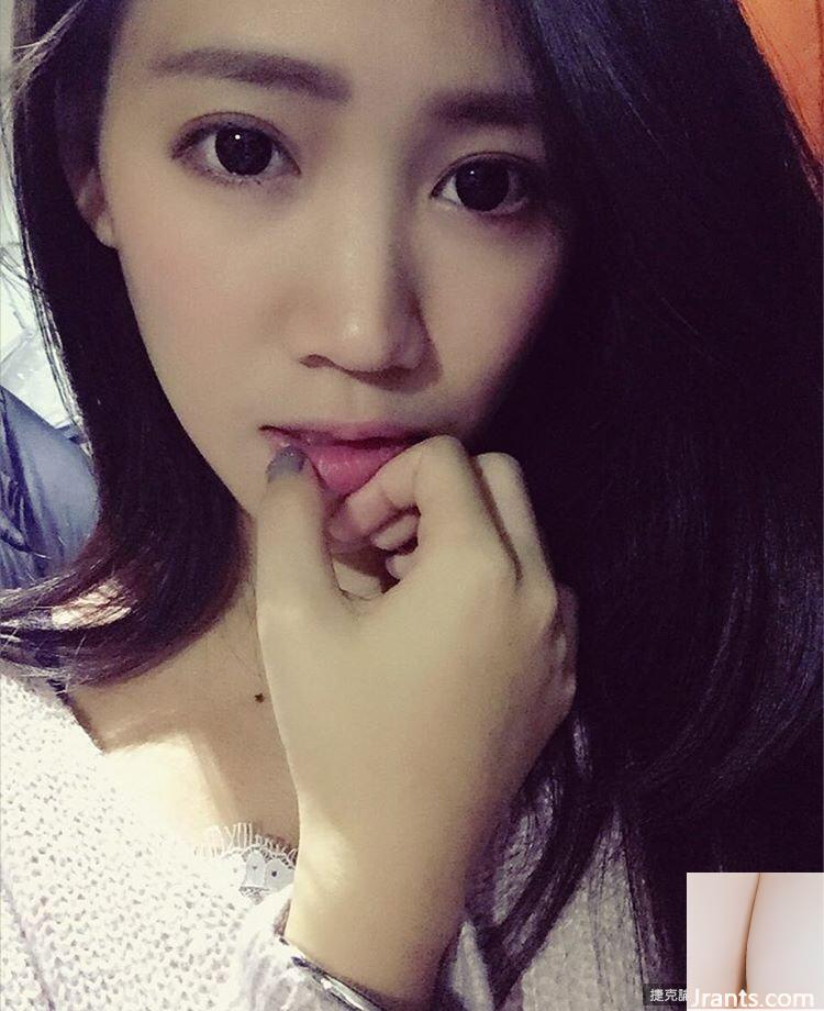 Cô gái ngọt ngào trong nắng với đôi chân thẳng đẹp ~ Tiffany Chu ~ dáng chuẩn trong bộ bikini + vòng eo rắn nước lộn ngược (41P) - Ảnh 16