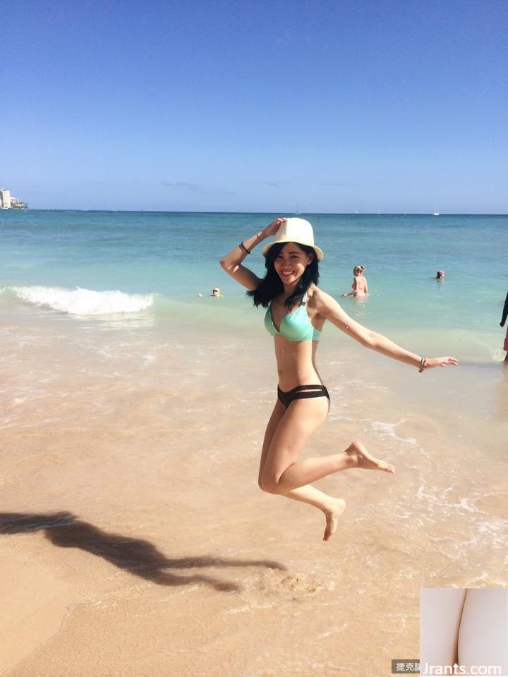 Cô gái ngọt ngào trong nắng với đôi chân thẳng đẹp ~ Tiffany Chu ~ dáng chuẩn trong bộ bikini + vòng eo rắn nước lộn ngược (41P) - Ảnh 24