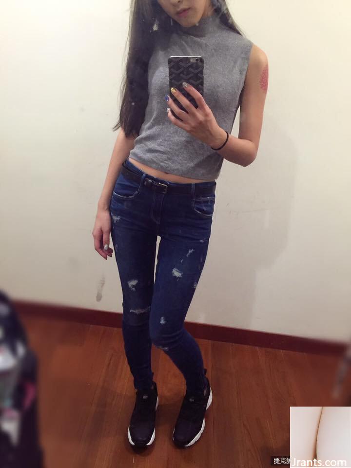 Cô gái ngọt ngào trong nắng với đôi chân thẳng đẹp ~ Tiffany Chu ~ dáng chuẩn trong bộ bikini + vòng eo rắn nước lộn ngược (41P) - Ảnh 39