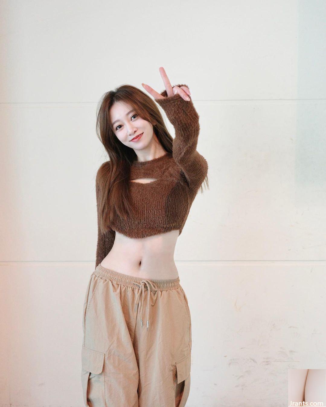 Hot girl “Hyun Shinozaki” quyến rũ mọi người với thân hình tươi trẻ, gương mặt xinh đẹp (10P) - Ảnh 7