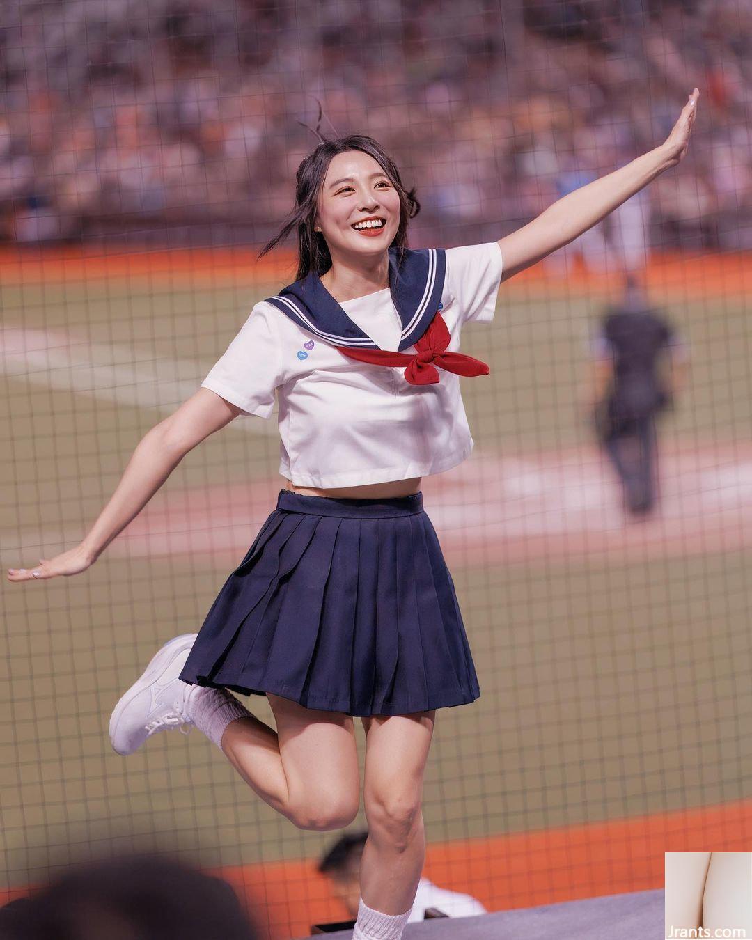 Hot girl cổ vũ “Zhang Yawei” có khuôn mặt thanh tú … và nụ cười nhẹ khiến tim cô đập mạnh hơn (10P) - Ảnh 2