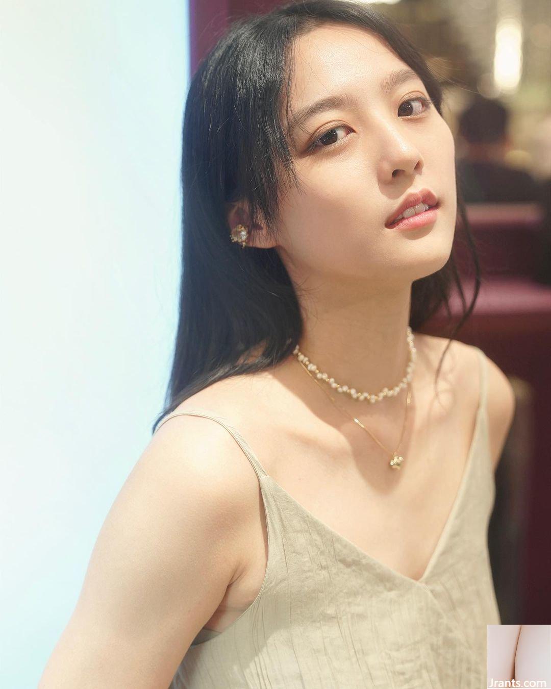 Hot girl cổ vũ “Zhang Yawei” có khuôn mặt thanh tú … và nụ cười nhẹ khiến tim cô đập mạnh hơn (10P) - Ảnh 5