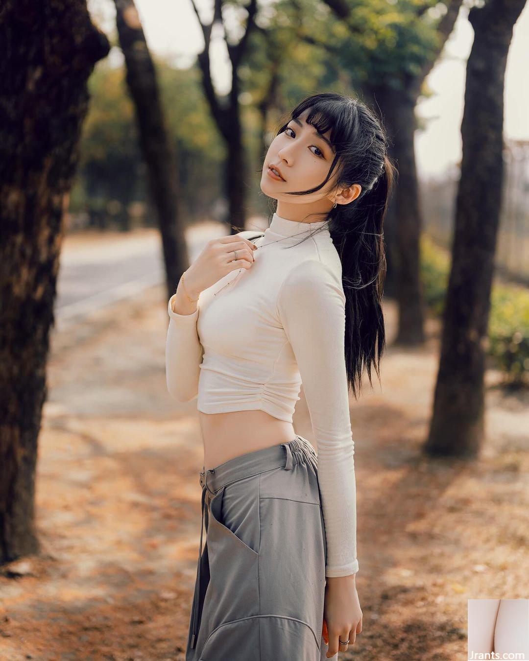 Người đẹp Internet “Long Weiwei” có khuôn mặt khí chất và thân hình chuẩn … (10P) - Ảnh 4