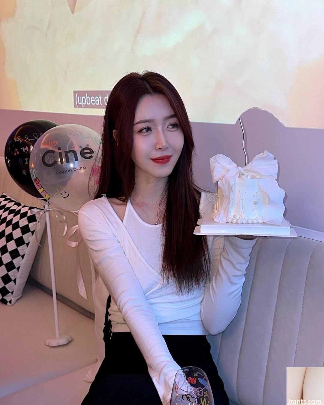 “Zoe Ruoyi” sở hữu gương mặt xinh đẹp và thân hình nóng bỏng khiến người nhìn say đắm (10P) - Ảnh 10