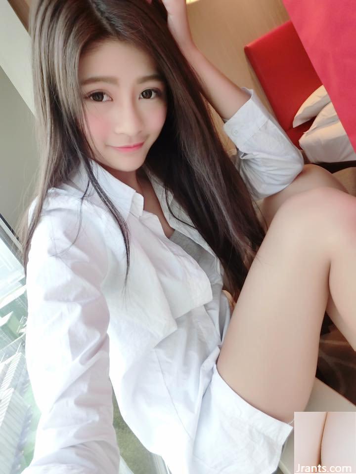 ~Momo Maomao~Kenting mặc bộ bikini trắng khoét lỗ nắng và bắt mắt - Ảnh 3