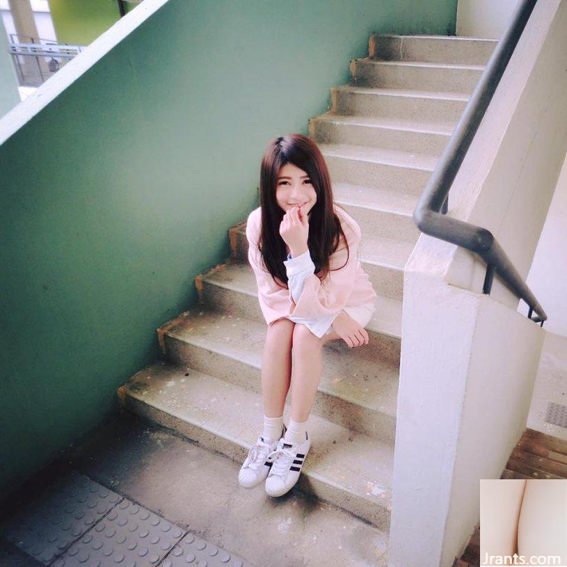 ~Momo Maomao~Kenting mặc bộ bikini trắng khoét lỗ nắng và bắt mắt - Ảnh 36