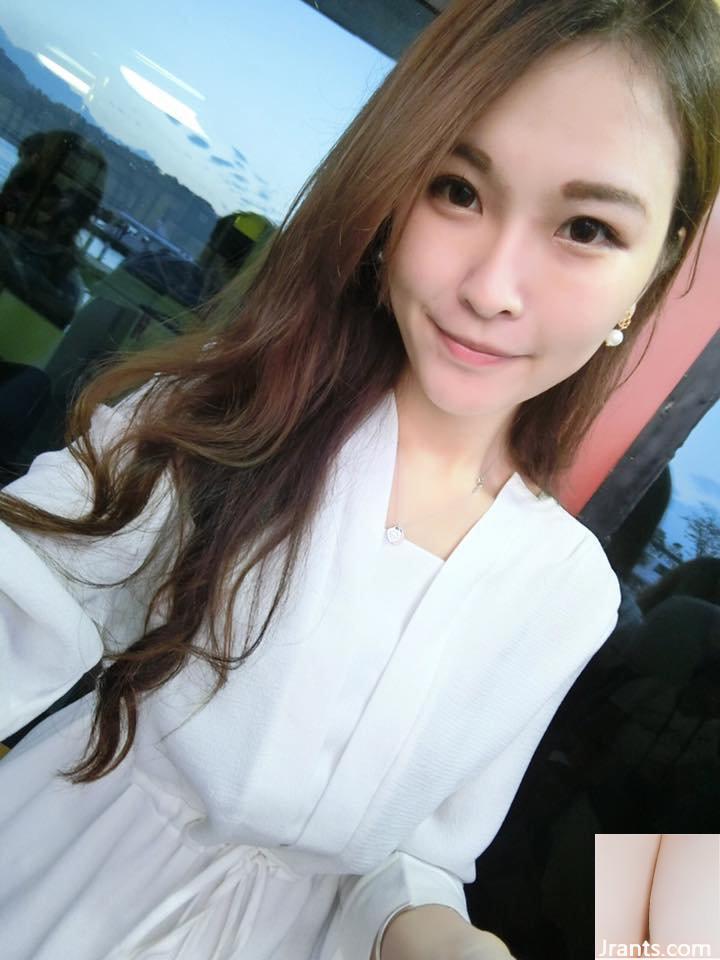 Y tá xinh đẹp ~ Feifei ~ khoe vòng eo gợi cảm trong chiếc quần jean siêu ngắn - Ảnh 2