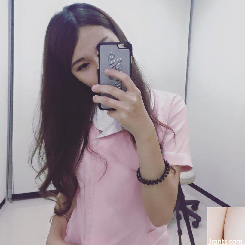 Y tá xinh đẹp ~ Feifei ~ khoe vòng eo gợi cảm trong chiếc quần jean siêu ngắn - Ảnh 31