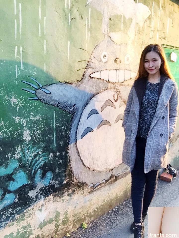 Y tá xinh đẹp ~ Feifei ~ khoe vòng eo gợi cảm trong chiếc quần jean siêu ngắn - Ảnh 36