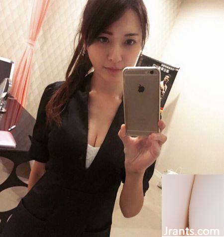 Y tá xinh đẹp ~ Feifei ~ khoe vòng eo gợi cảm trong chiếc quần jean siêu ngắn - Ảnh 7