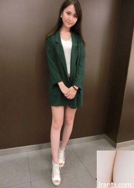 Y tá xinh đẹp ~ Feifei ~ khoe vòng eo gợi cảm trong chiếc quần jean siêu ngắn - Ảnh 9