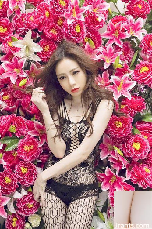 Không mặc áo ngực? “Cô gái bán đồ ăn vặt” nấu cơm cho bạn Zhang Yuxin TOKKI - Ảnh 21