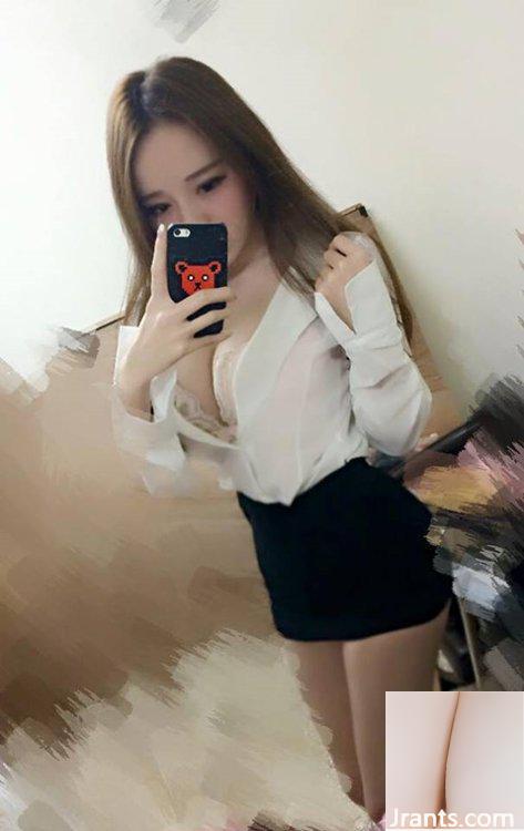 Không mặc áo ngực? “Cô gái bán đồ ăn vặt” nấu cơm cho bạn Zhang Yuxin TOKKI - Ảnh 7